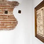 Charming Loft Near Market アパート *