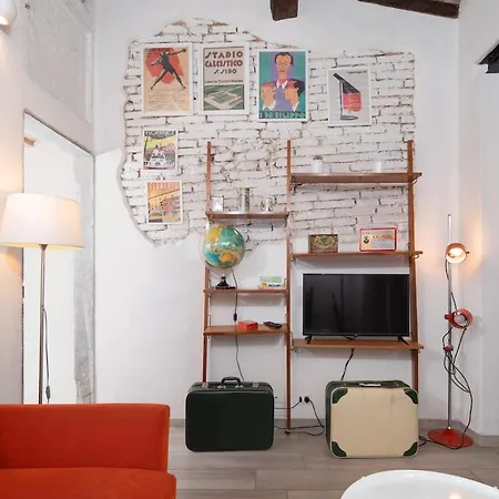Charming Loft Near Market アパート